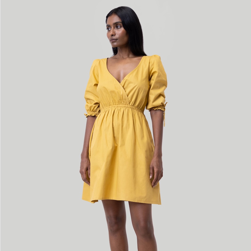 Reistor Gathered Elbow Sleeve Short Dress In Mustard Size Small